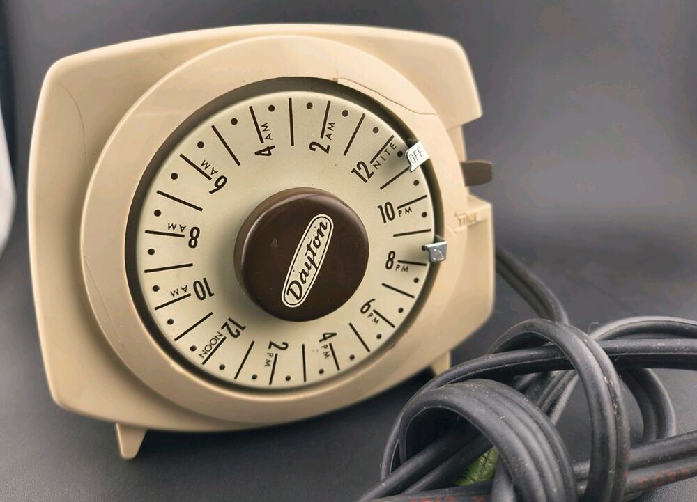 Vintage Dayton 2E129 Heavy Duty 24 Hour Timer 1966 Working